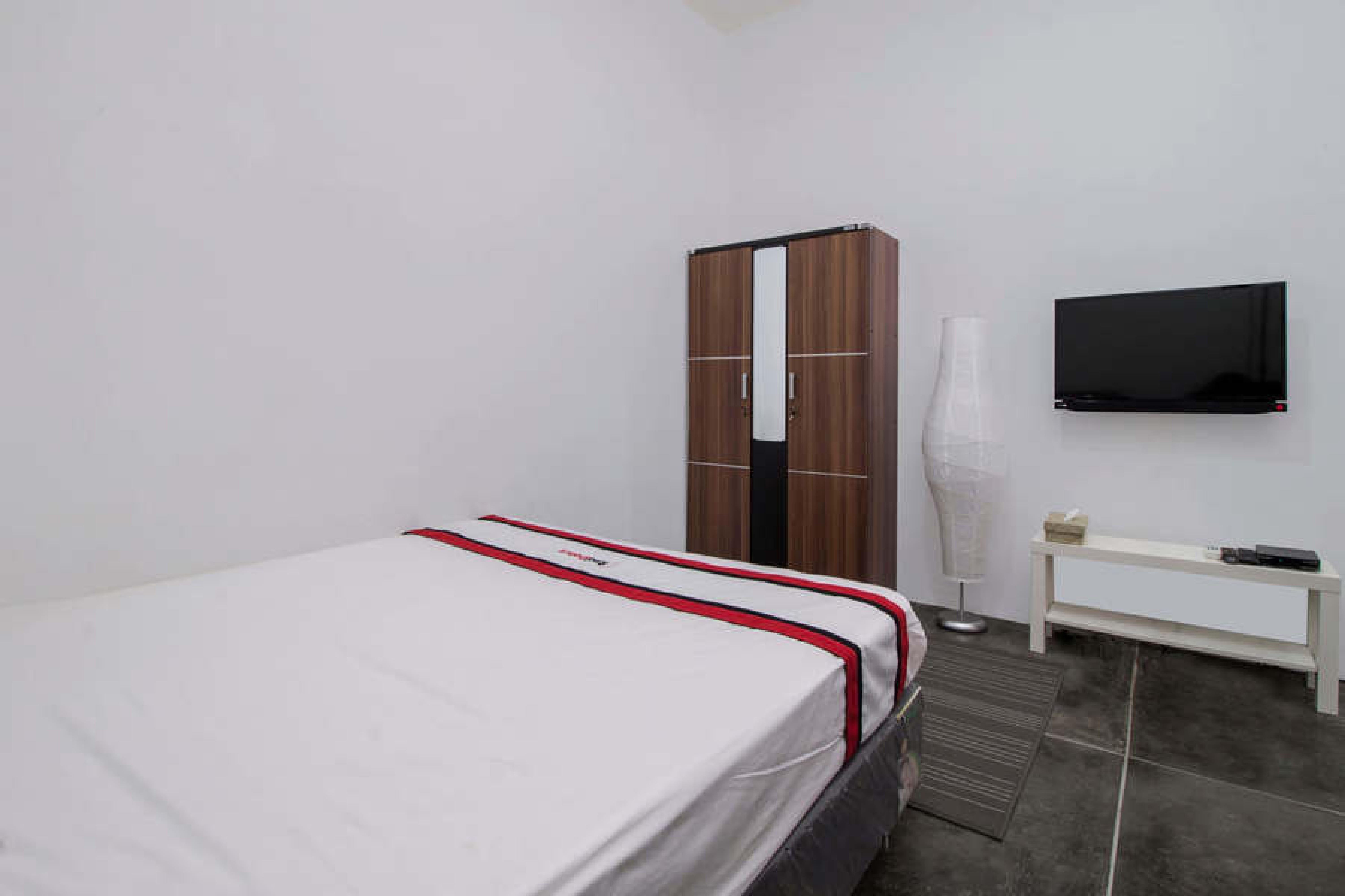 Hotel RedDoorz @ Radio Dalam Yakarta Exterior foto