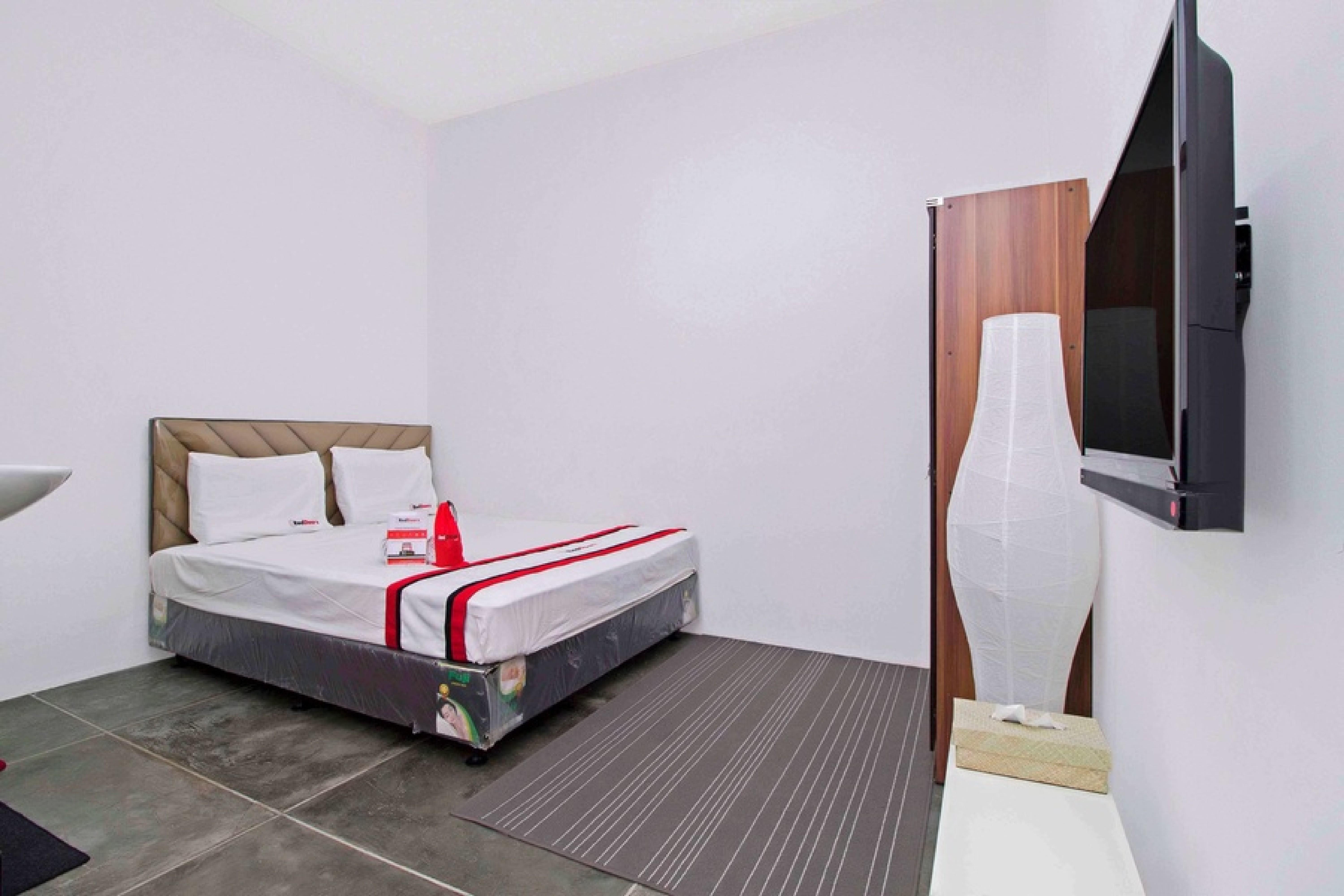Hotel RedDoorz @ Radio Dalam Yakarta Exterior foto