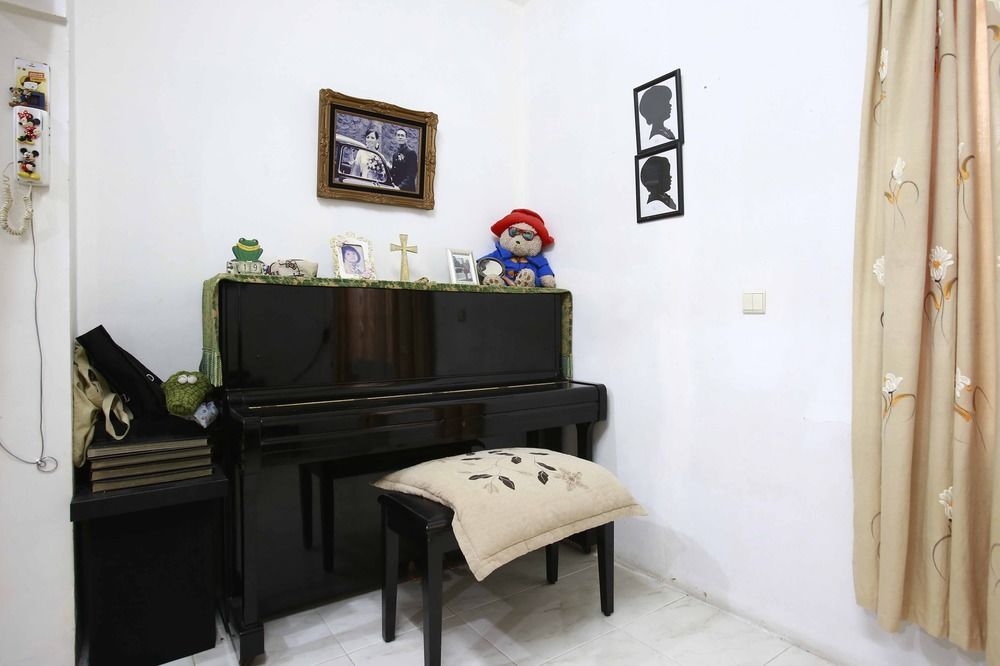 Hotel RedDoorz @ Radio Dalam Yakarta Exterior foto